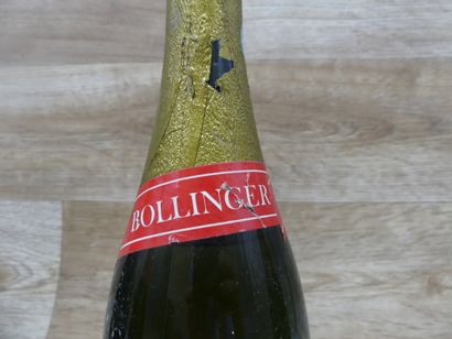 Bollinger
5 bouteilles de BOLLINGER special...