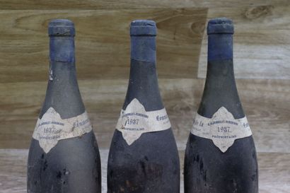 3 Bouteille de POMMARD 1937, CLOS DE LA COMMARAINE,...