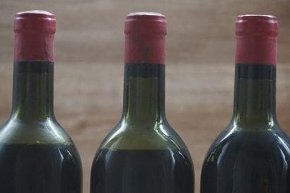 6 bouteilles de vin rouge de Bordeaux:



3...