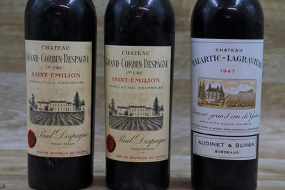 Lot panaché. 2 bouteilles CHATEAU GRAND-CORBIN-D'ESPAGNE...