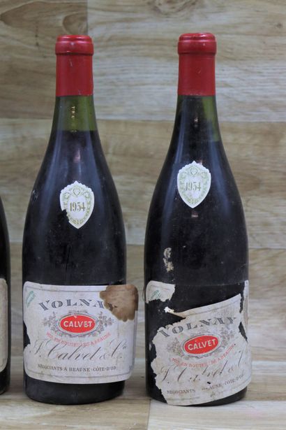 5 bouteilles de VOLNAY 1934 S. Calvet & Cie....