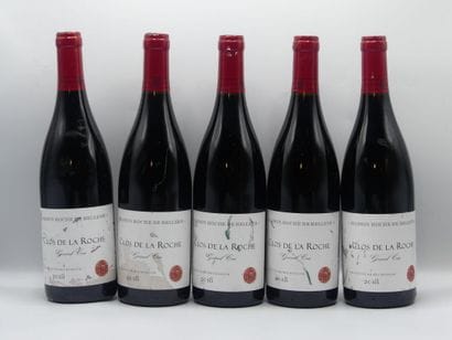 Reunion de 7 Bouteilles divers,



1 Bouteille...