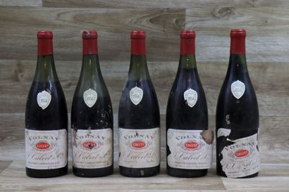 5 bouteilles de VOLNAY 1934 S. Calvet & Cie....