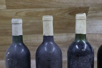 6 bouteilles Château Simard, 1955
Réunion...