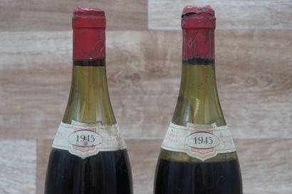 2 bouteilles de Morey Clos de La Roche 1945...