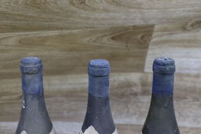 3 Bouteille de POMMARD 1937, CLOS DE LA COMMARAINE,...