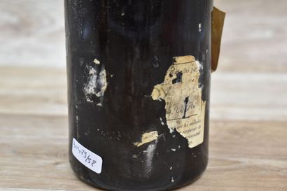 1 bouteille de LEROY D'AUVENAY 1976. Etiquette...