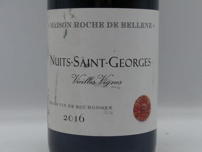 Réunion de 5 bouteilles Nuit St Georges



1...