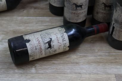 Lot de 16 Bouteilles de BORDEAUX dont : 12...
