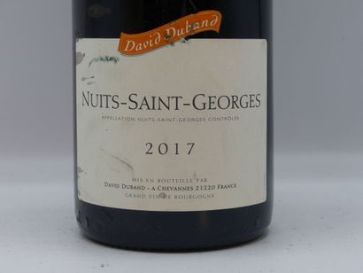 Réunion de 6 bouteilles Nuits St Georges



4...