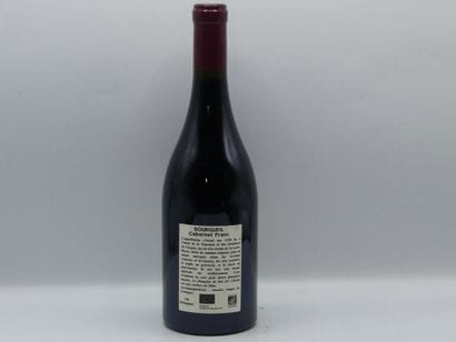 Réunion de deux bouteilles de Bourgueil



1...