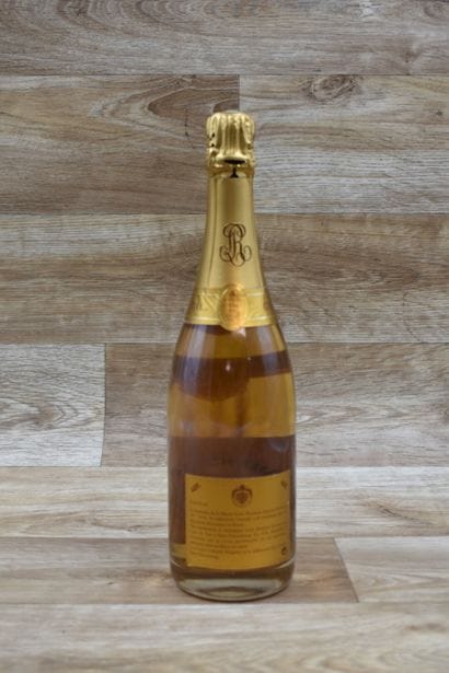Une bouteille de champagne Cristal millésimé,...