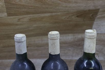 6 bouteilles Château Simard, 1955
Réunion...