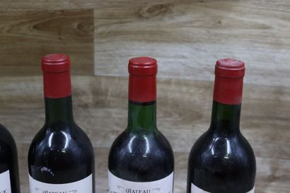 Réunion de 5 bouteilles Château La Tour-Montagne...