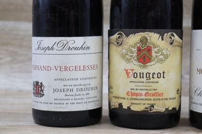 Lot de 5 Bouteilles dont : 1 VOUGEOT 1995,...