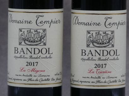 Réunion de 3 bouteilles Bandol.



1 Bouteille...