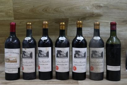 Réunion de 7 bouteilles comprenant, 5 bouteilles...