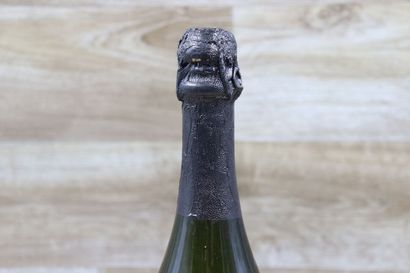 1 Magnum DOM PERIGNON 1976, dans son coffret...