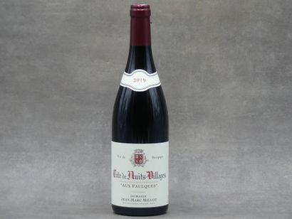 Réunion de 5 bouteilles Cote de Nuits 



2...