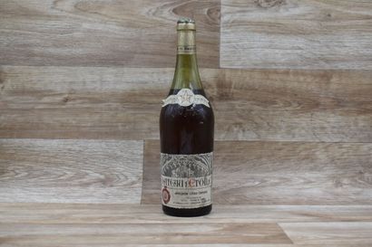 VIN JAUNE 1976 
1 bouteille de l'ETOILE 1976...