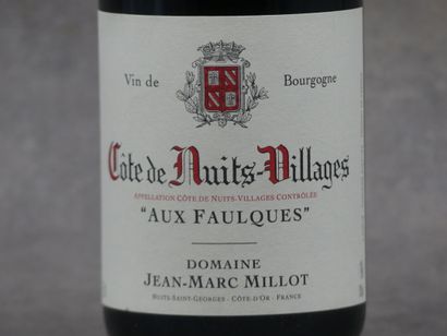 Réunion de 5 bouteilles Cote de Nuits 



2...