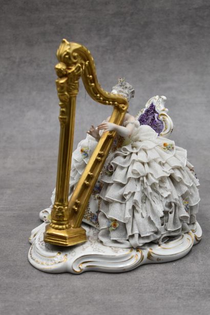 NAPLES. Joueuse de harpe dans le goût du...