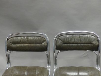 4 chaises de designer. Dimensions : 80 x...