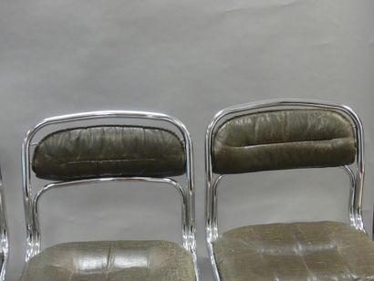 4 chaises de designer. Dimensions : 80 x...