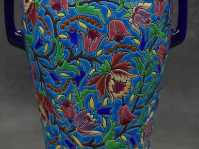 LONGWY. Paire de vase en céramique polychrome...