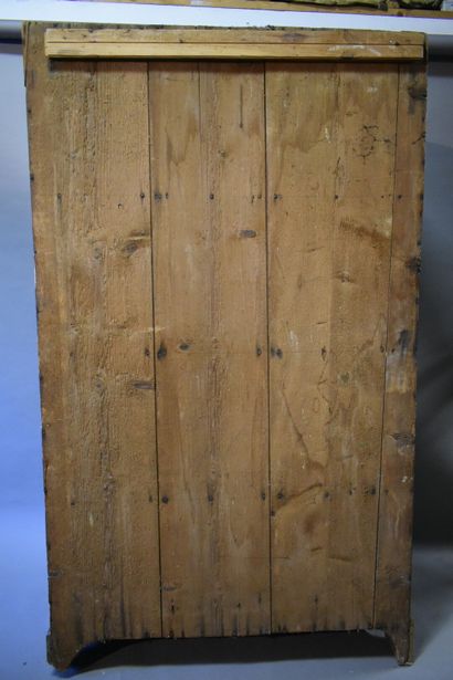 Armoire d'Uzes en bois ouvrant par deux porte...