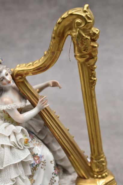 NAPLES. Joueuse de harpe dans le goût du...