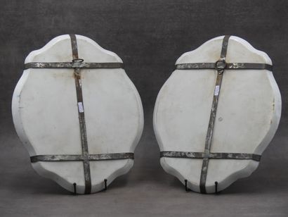 JPL Limoges France. Paire de plats en porcelaine...