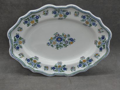 MOUSTIER. Paire de plats. XVIIIème siècle....