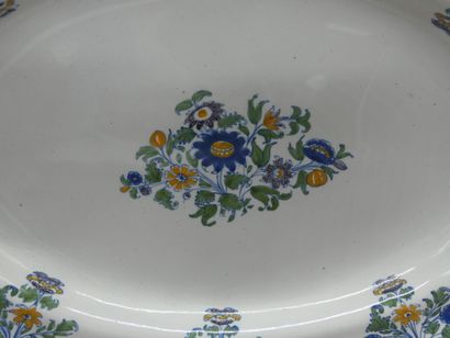 MOUSTIER. Paire de plats. XVIIIème siècle....