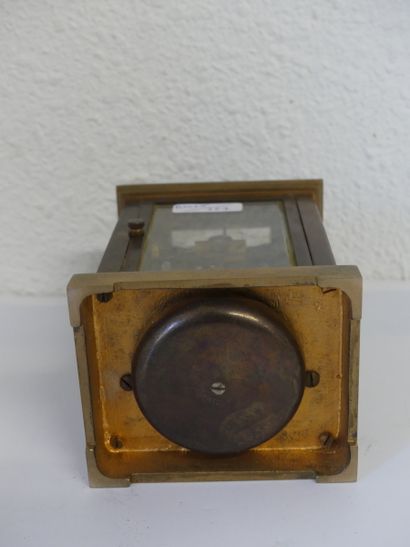 KIRBY BEARD & Co, PARIS Pendulette d'officier,...