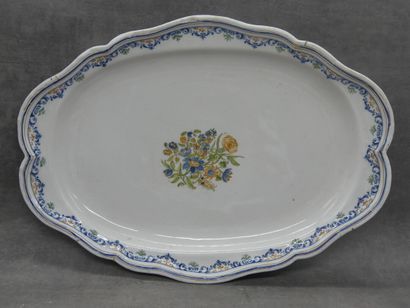 MOUSTIER. Paire de plats. XVIIIème siècle....