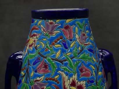 LONGWY. Paire de vase en céramique polychrome...