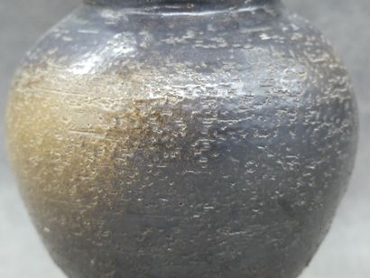 JEAN MARAIS. Vase à col évasé en terre cuite...