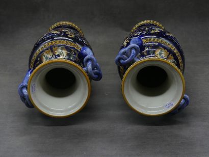 GIEN. Paires de vases balustre en faience....