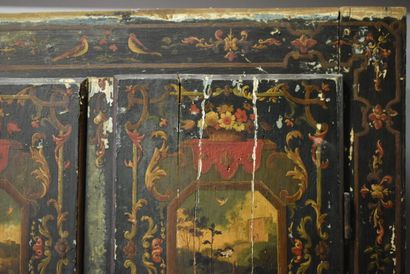 Armoire d'Uzes en bois ouvrant par deux porte...