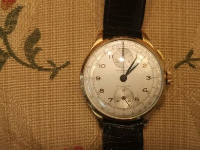 Swiss chronograph in gold, crocodile style...
