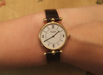 VAN CLEEF & ARPELS. Ladies' watch in gold,...