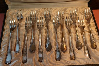 CHRISTOFLE. Marly model. Service in silver...