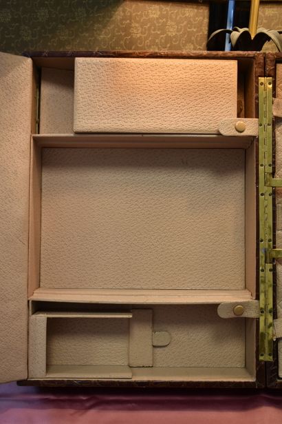 Toilet case in crocodile, inside in pecari...