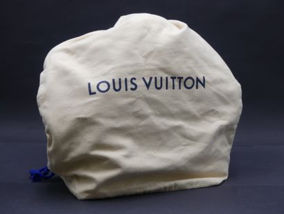 LOUIS VUITTON. Extremely rare Capucine bag...