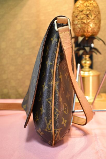 LOUIS VUITTON. Musette bag in monogram canvas...