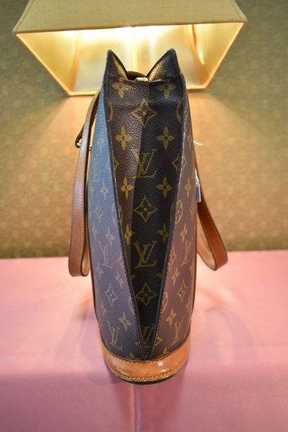 LOUIS VUITTON. Babylone model. Shoulder bag...