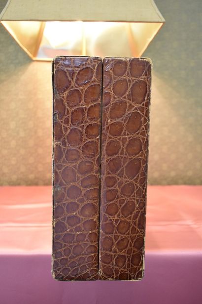 Toilet case in crocodile, inside in pecari...