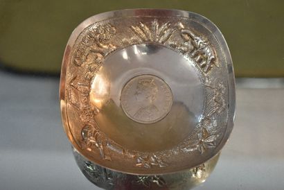 Silver bowl engraved with an agricultural...