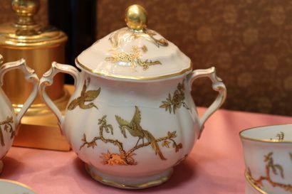 BERNARDAUD Limoges. Queen Elisabeth model....